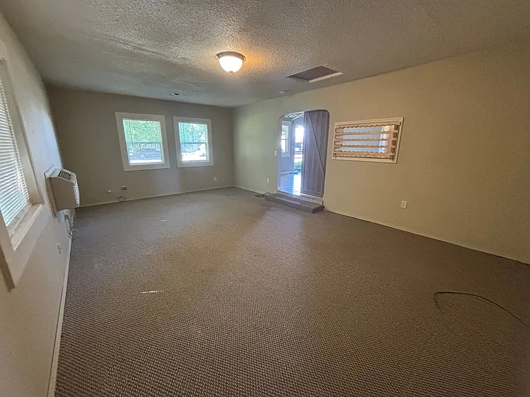 285 W Vicki Ave — Photo 12