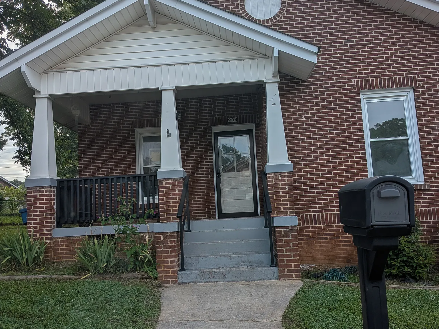 2 bed, 1050 sqft, $1,495 — Photo 1