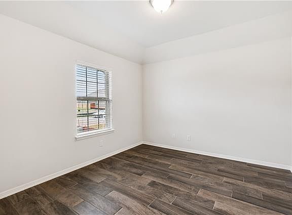 4th image of 408 Texon Dr
