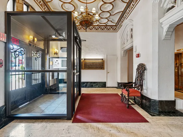 New King Edward Apartments