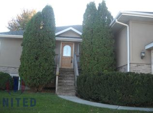 851 Springbrook Dr, Hinton, IA 51024