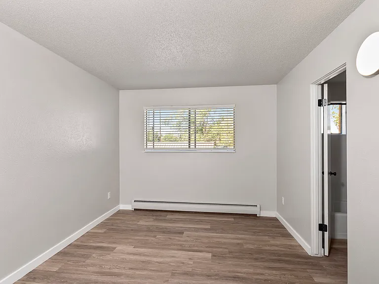 Summit View Apartments — Photo 32
