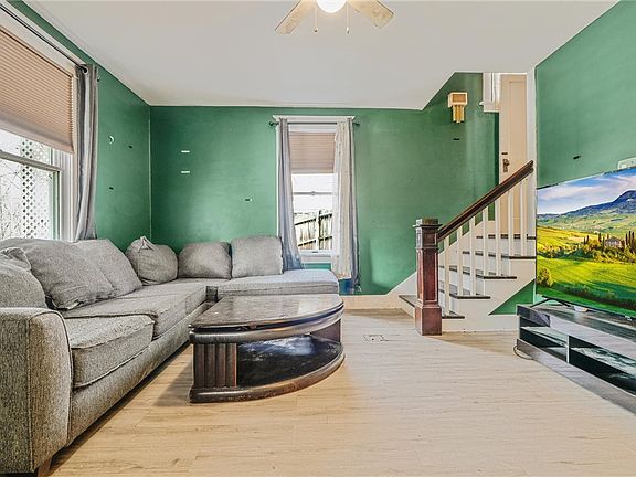 4th image of 560 Lake Lynn Rd