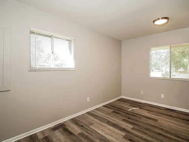 3135 Ralston Ave — Photo 6