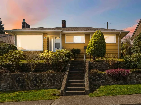 922 Surrey St, New Westminster, BC V3L 4W2