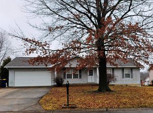 136 Castlewood Dr, Troy, MO 63379