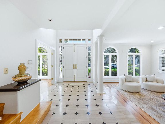 5th image of 1807 Windsor Rd