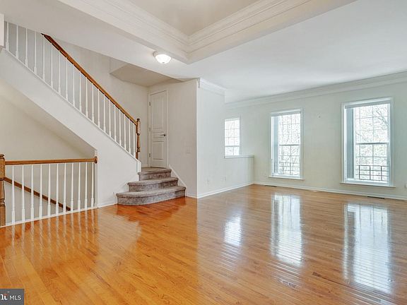 3rd image of 236 Hudson Dr