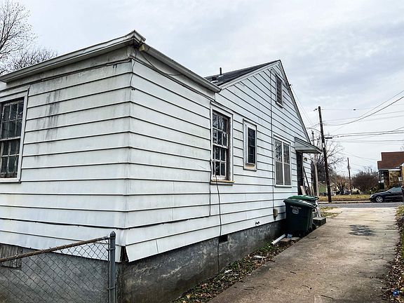 2nd image of 804 Columbia St