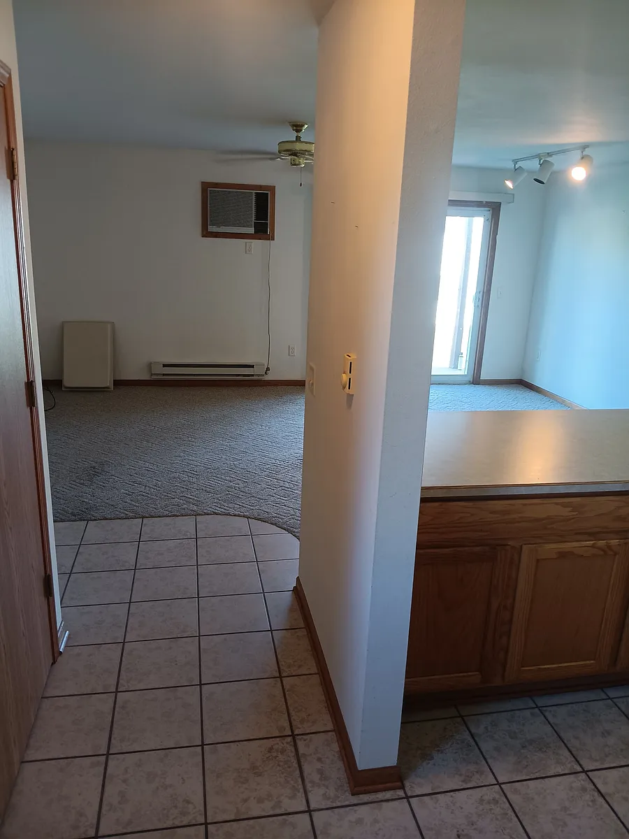 Building Photo - 585 Kelvington Dr #3