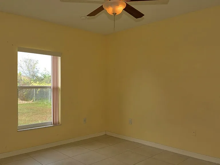 752 Paris Dr — Photo 8