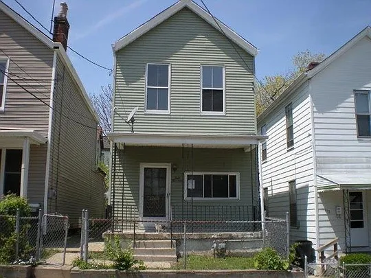 414 Kenton St photo 1