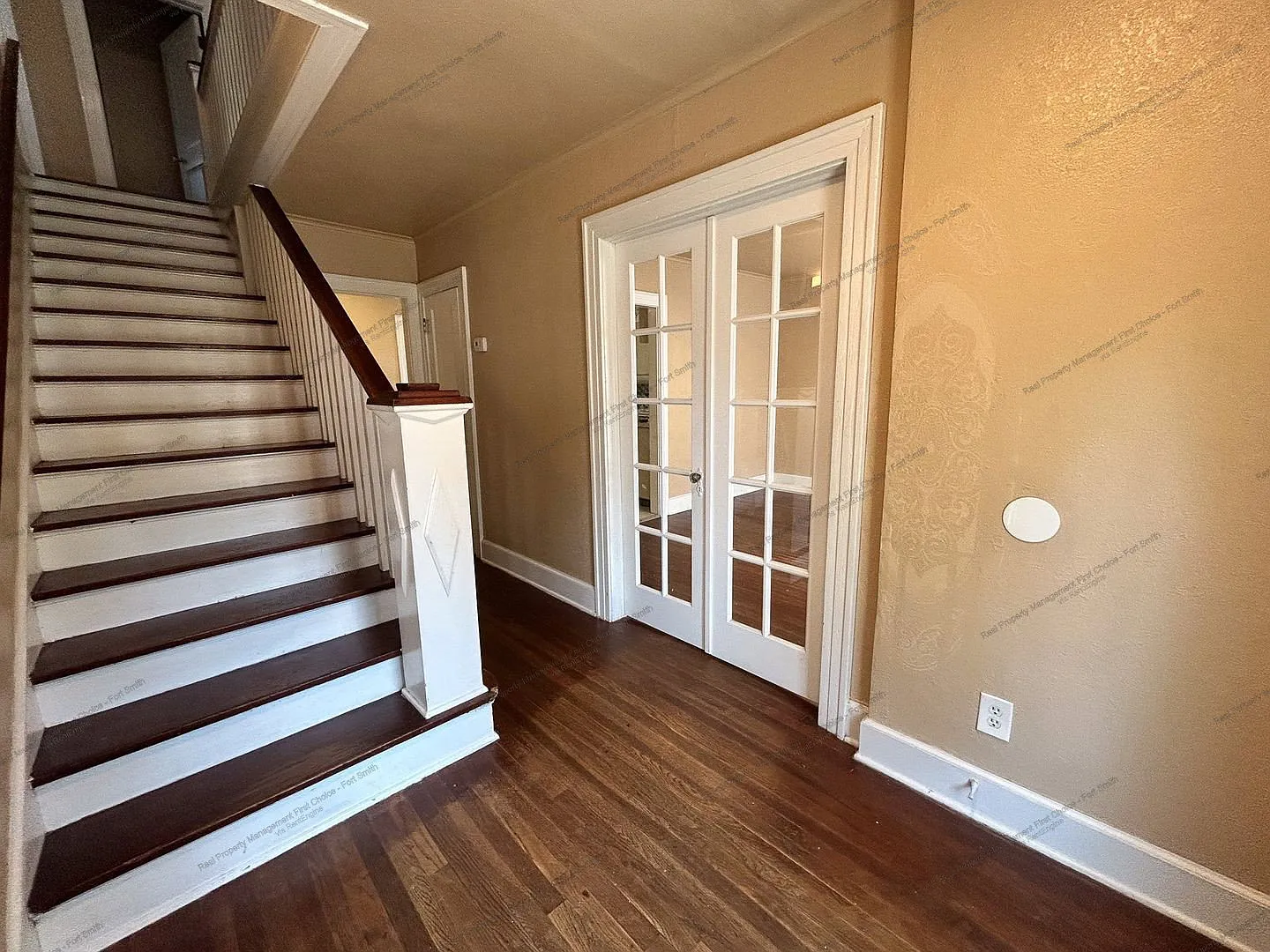 4 bed, 2.5 bath, 1972 sqft, $1,550 — Photo 3