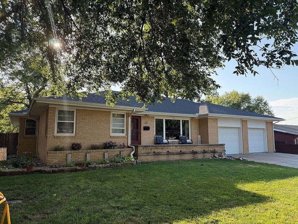 515 N Locust St - Property Image