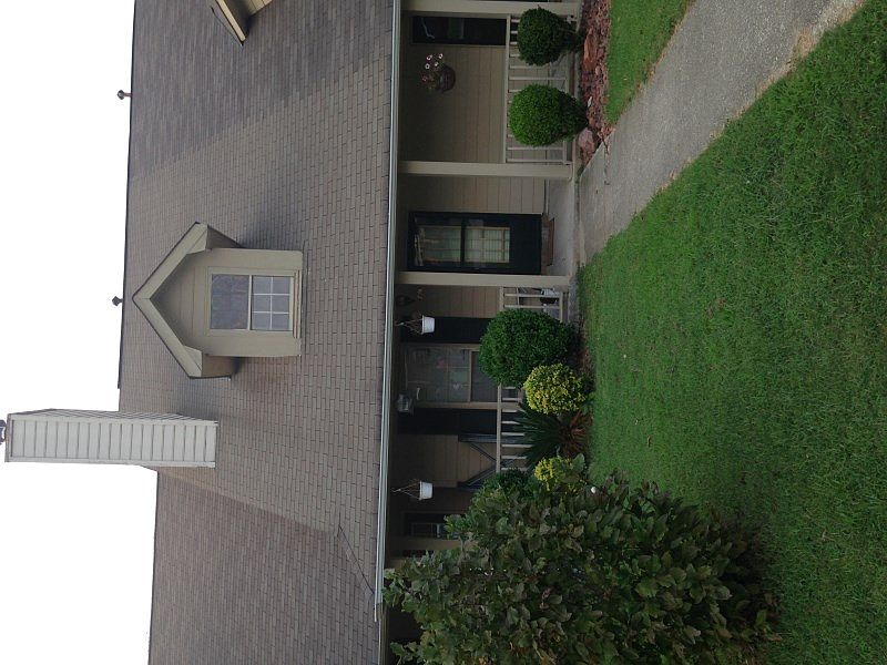1st image of 920 Park Pl NE