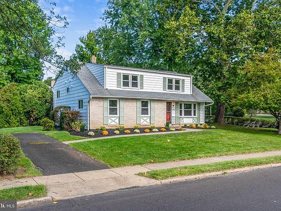 2nd image of 1646 Marian Rd