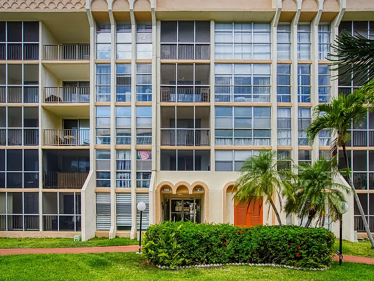2000 Atlantic Shores Blvd #410 — Photo 45