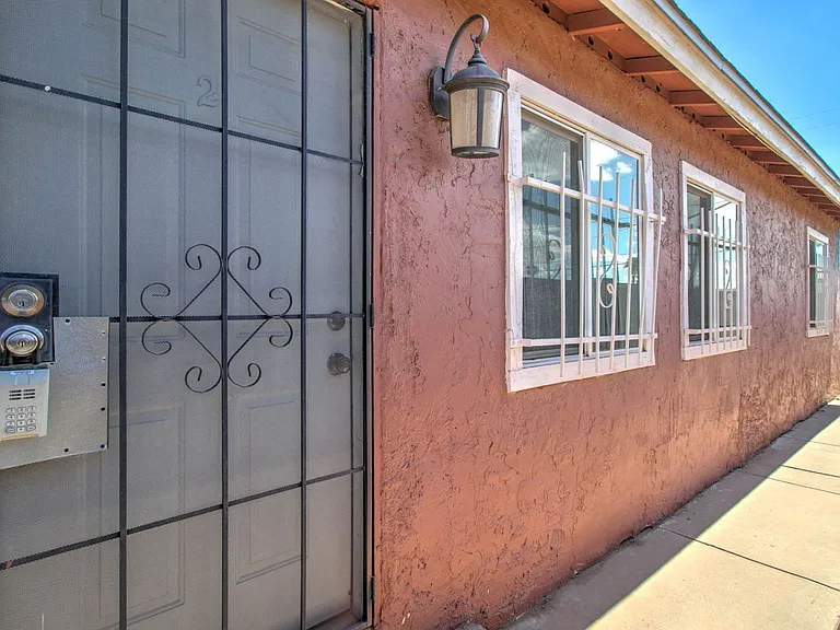 1501 E Roosevelt St #2 — Photo 8
