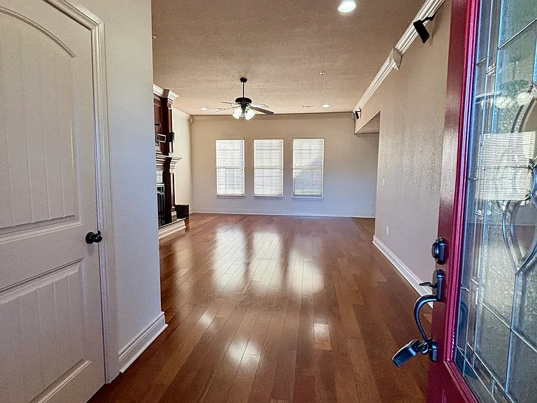 138 Stoney Pointe Dr — Photo 4