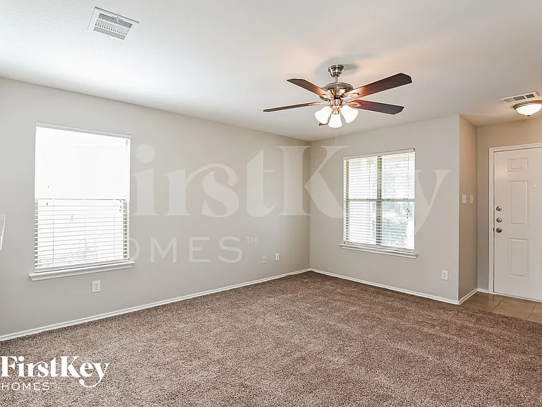 8143 Chancewood Ln — Photo 3