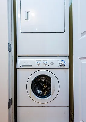 Rented by Nooklyn NYC LLC | media 7