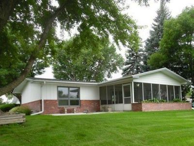 104 S Maloney Dr, North Platte, NE, 69101