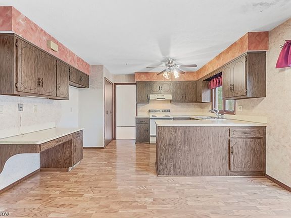 4th image of 10040 Applewood Dr