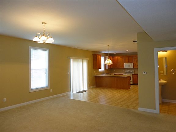 3rd image of 3334 S Dawson Ln
