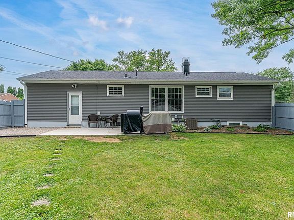 3rd image of 3118 W Denison Ave