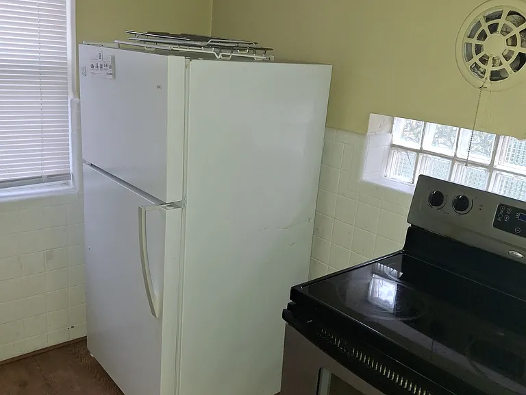 2351 Vera Ave — Photo 6