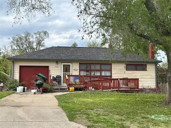 8520 Izard St, Omaha, NE 68114