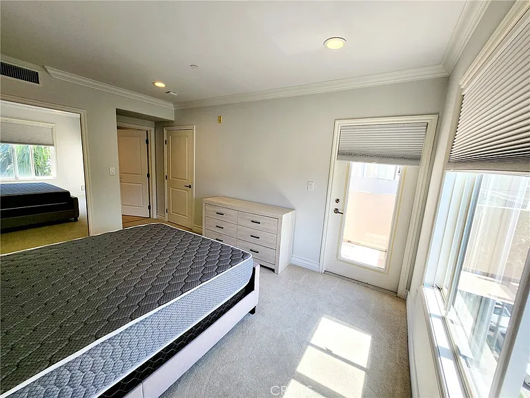 1920 Malcolm Ave #401 — Photo 21