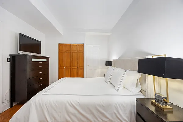 Rented by WAM Partners - William Moses Co. | media 21