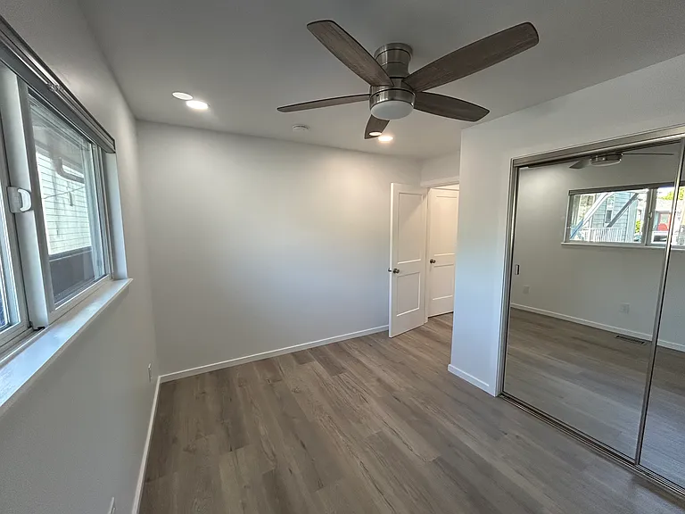 1552 NW Van Buren Ave — Photo 8