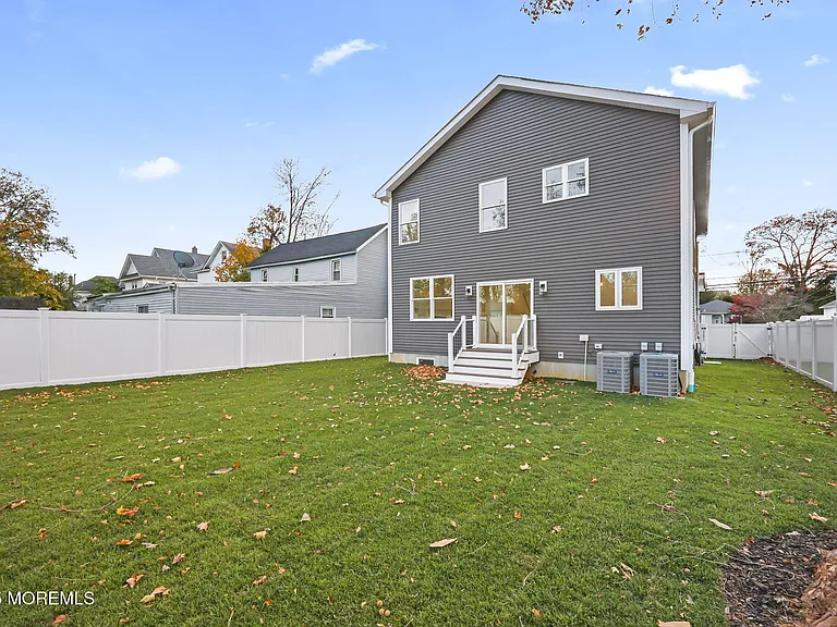 211 Rockwell Ave — Photo 29