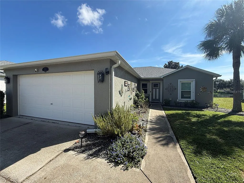 3 bed, 2.0 bath, 1261 sqft, $2,000 — Photo 3