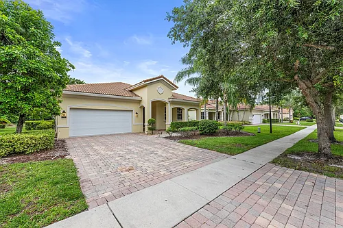 6752 Osage Cir Photo 1