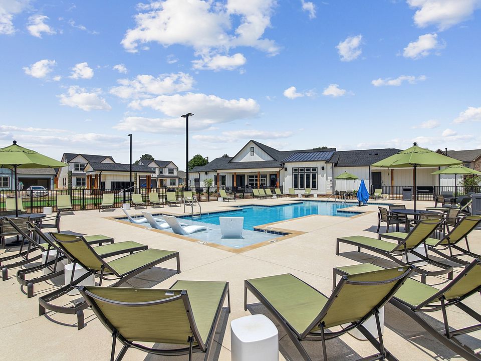 Resort Style Pool