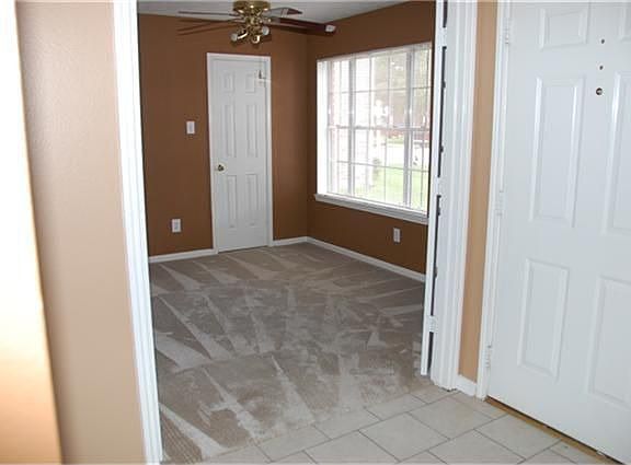 2nd image of 1823 Oak Valley Dr