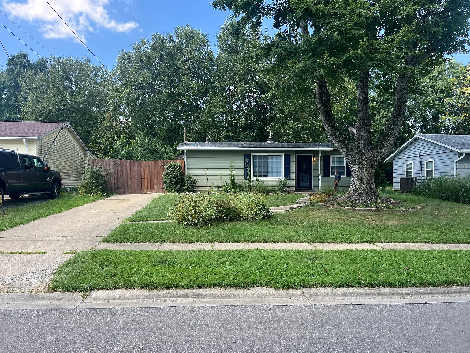 3 bed, 1003 sqft, $1,800 — Photo 1