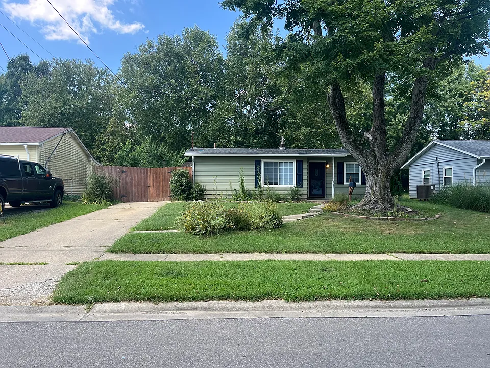 225 Navaho Dr