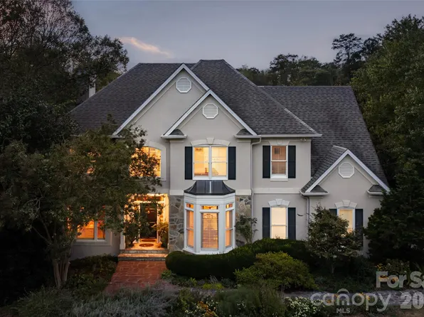 38 Pine Acre Blvd, Asheville, NC 28804