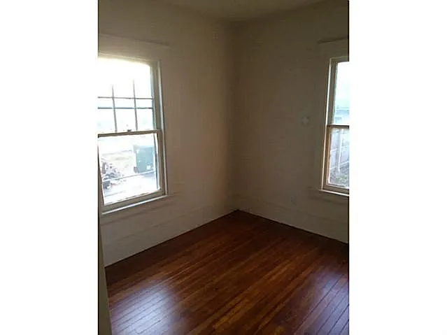 372-374 Lake View Park photo 1
