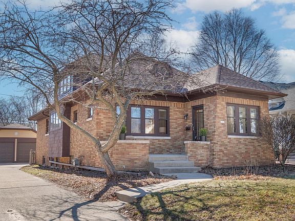 2nd image of 1913 East Beverly ROAD