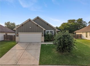 2507 Lightfoot Ln, Bryan, TX 77803