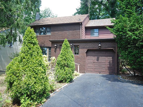 2nd image of 6 Brentwood Dr