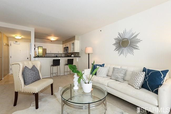1st image of 900 Bush St APT 1002