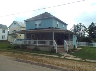 309 W Baldwin St, Apple River, IL 61001
