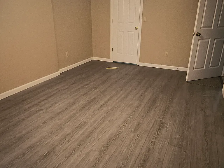 1655 E Crescentville Rd — Photo 21