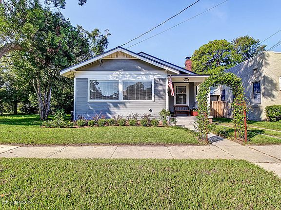 3rd image of 1362 Ingleside Ave